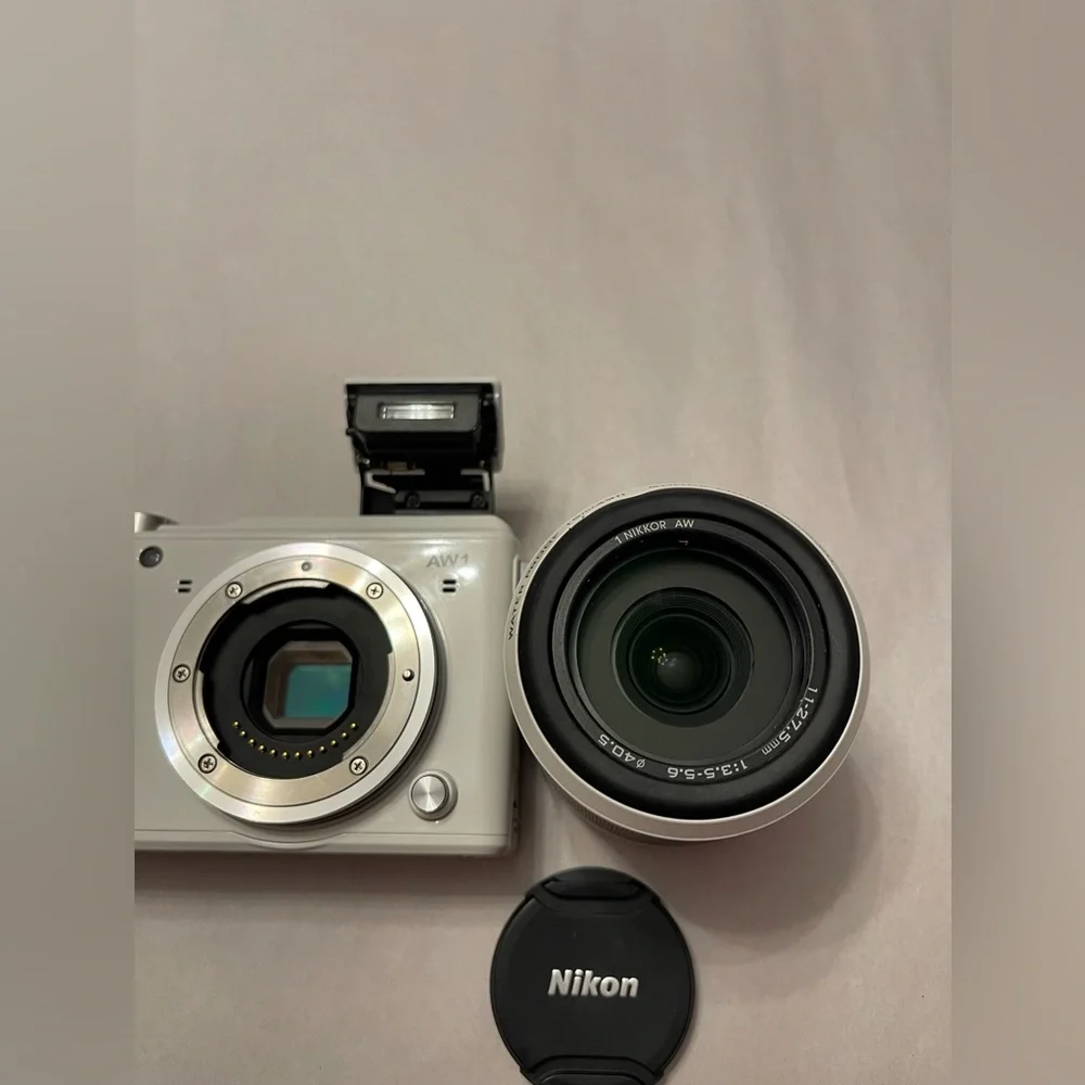RARE NIKON 1 AW1 WATERPROOF/SHOCKPROOF CAMERA AW LENS KIT w/11-27.5